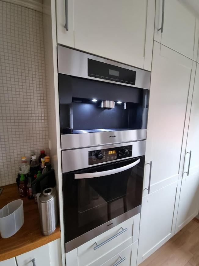 Private Guest Room In Cozy Apartment 特隆赫姆 外观 照片
